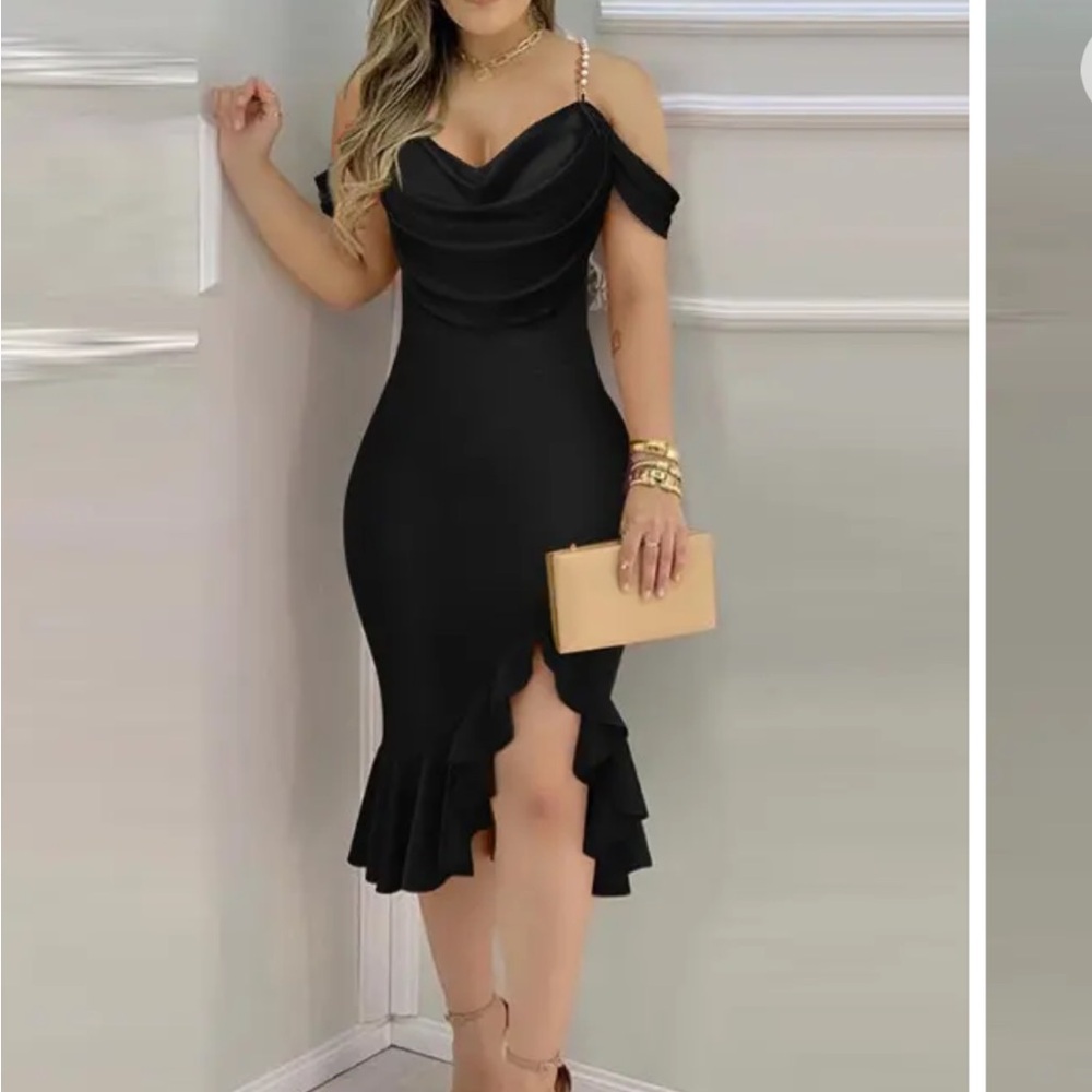 XL Chic Me black dress with pearl straps